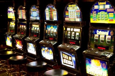 04 erek platform interface showing sportsbook, live dealer, and slots categories
